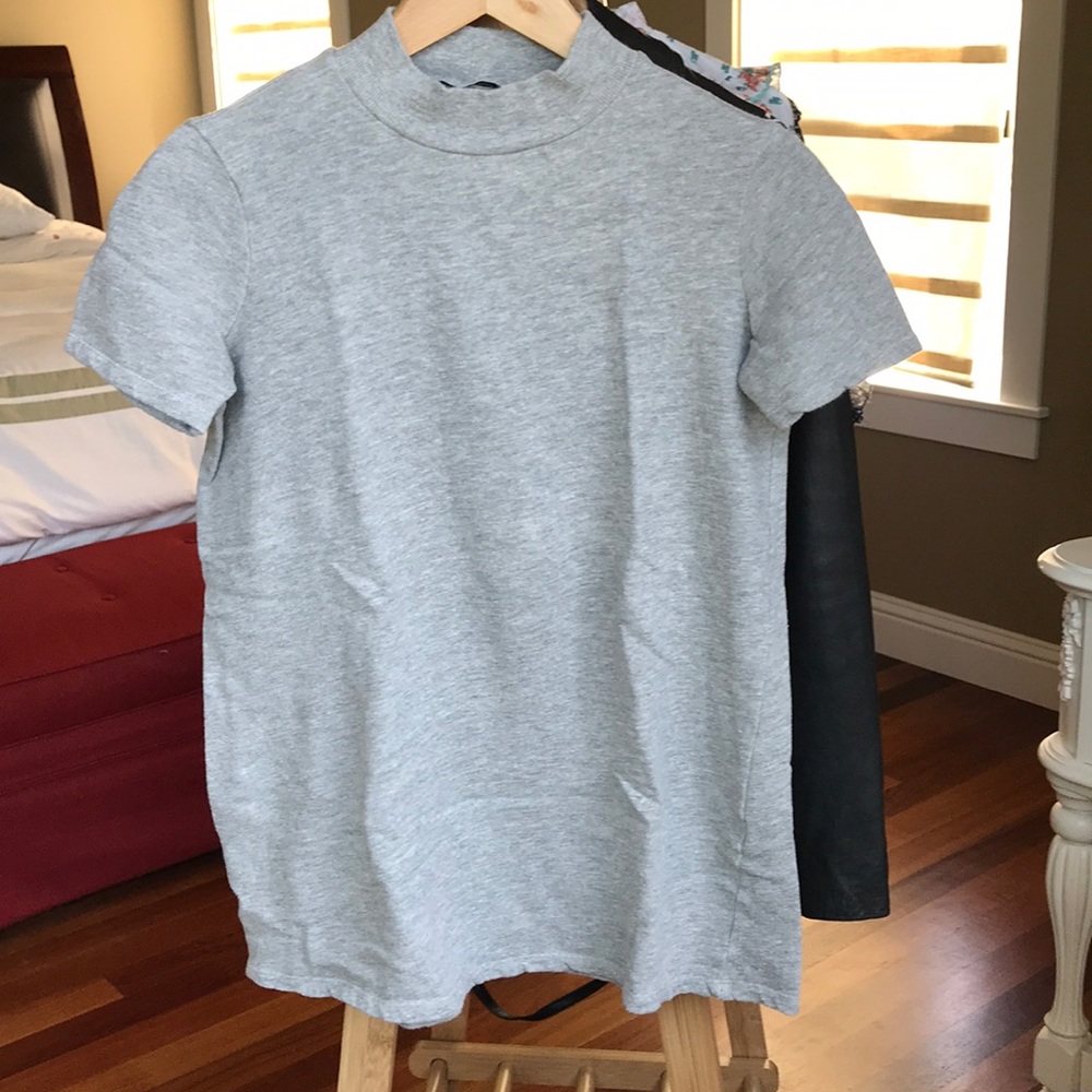Grey tunic with mock neck, size S